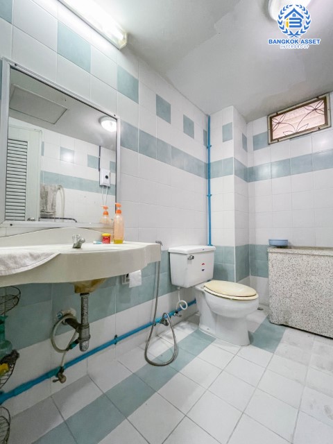 *****ทาวน์โฮมมือสองย่านปทุมธานี ม.ชมฟ้า วรางกูล รังสิต-คลอง2 #หลังมุม เนื้อที่กว้างขวางถึง 29.2 ตร.ว. ฟังก์ชัน 3 ห้องนอน 3 ห้องน้ำ 1 ที่จอดรถ บ้านราคาถูก ทำเลดี เชื่อมต่อถ.ลำลูกกา, ถ.รังสิต-องครักษ์ เดินทางสะดวก จองเลยวันนี้!